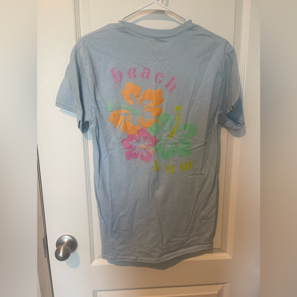 Women’s Size Small Beach Bum Tee.